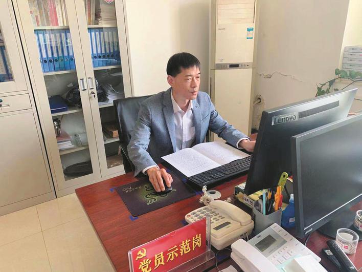 不懈奋斗写新篇记淮海物流公司龙邦物流业务主管马广智