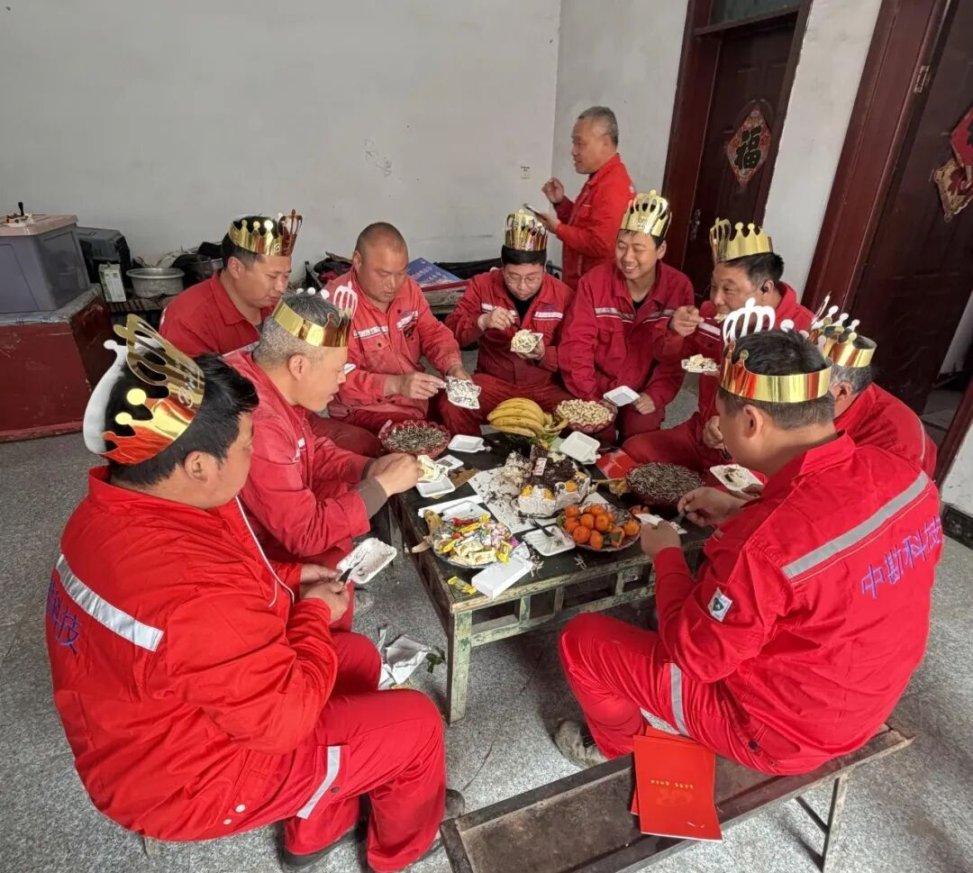 说明: 4ee2ea8e234737deddc14bf845193f00.jpg