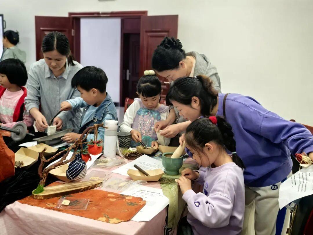 说明: 3eb030e40ae200babbc7620de3e23964.jpg